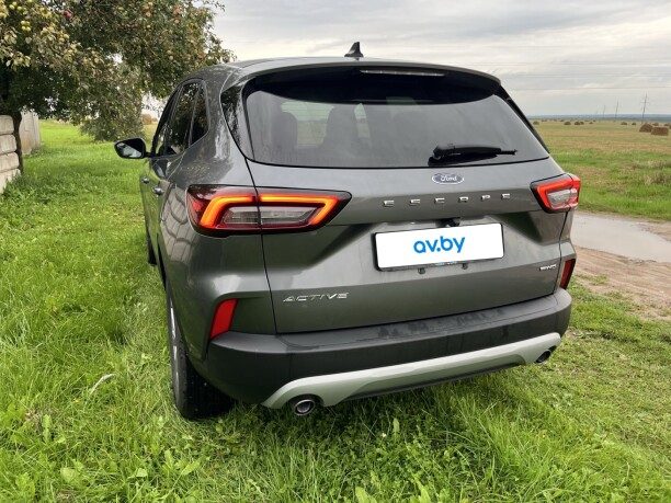 Ford Escape 2025 — 2