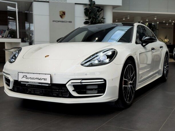 Porsche Panamera 2023