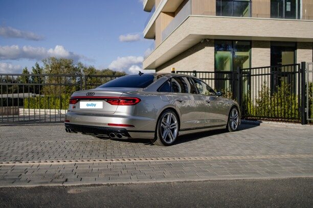 Audi S8 2022 — 3