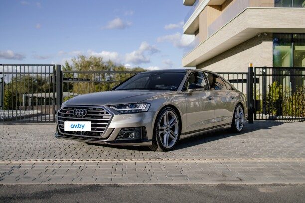 Audi S8 2022