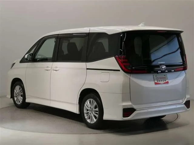 Toyota NOAH 2.0 S-G 2023 — миниатюра 4