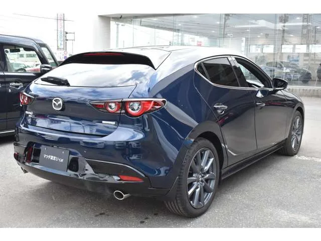 Mazda Mazda3 FASTBACK 2025 — фото 1, купить с доставкой в Москву