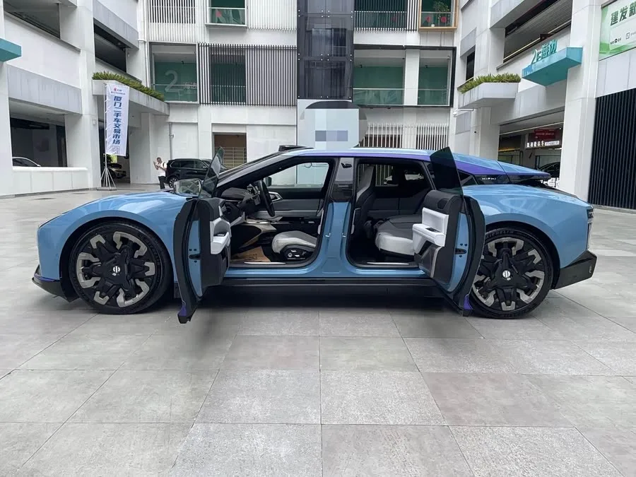 HiPhi Z HiPhi Z 2023 four-seater version 2023 — миниатюра 2