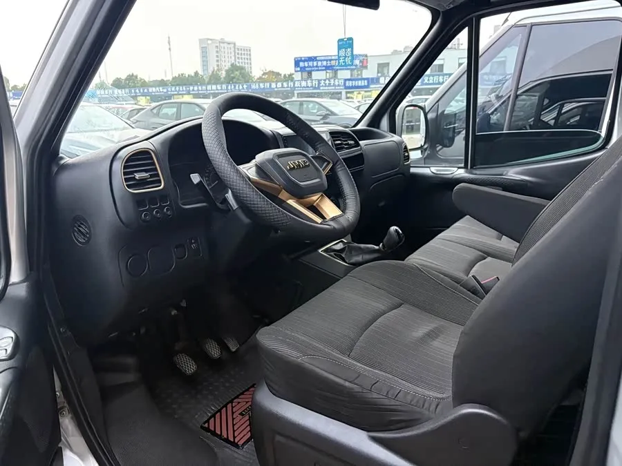 Jiangling special Teshun 2021 2.8T Space King Taurus Short Axis Medium High Top 6 Seater Diesel National VI JX493 2023 — миниатюра 4