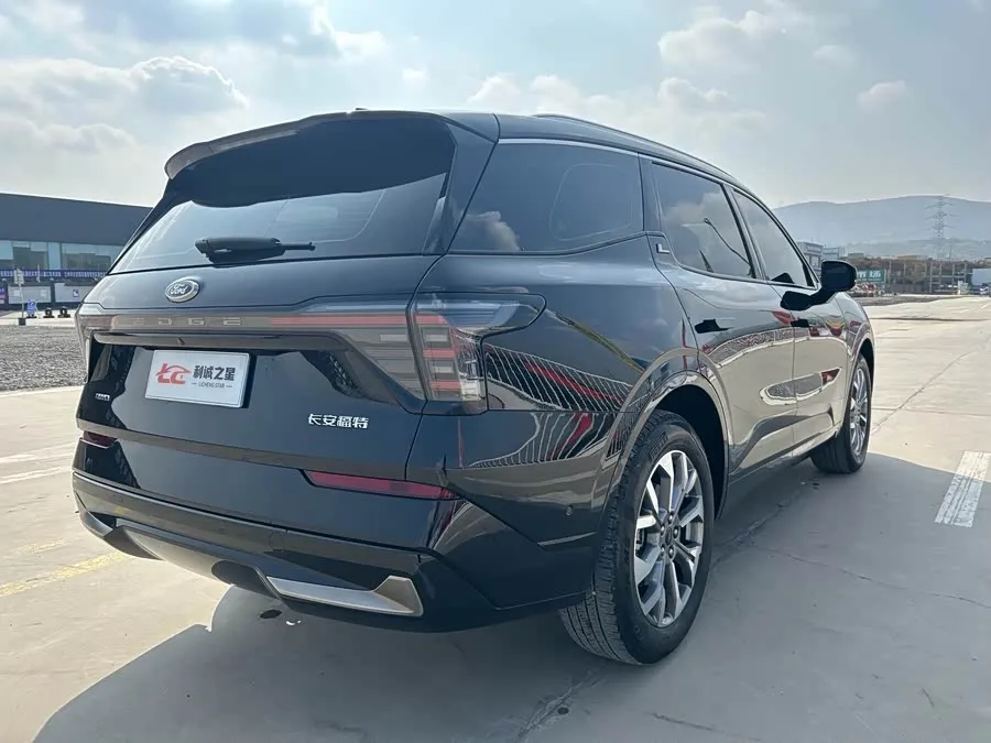 Ford Edge 2023 Sharp L 2.0T EcoBoost 4WD 7-seater Ultimate Edition 2024 — миниатюра 5