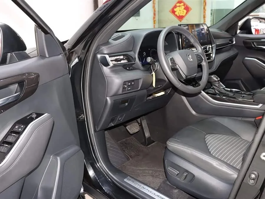 Toyota Crown Land Crown Land 2022 2.5L HEV 4WD Premium Edition 2022 — миниатюра 3