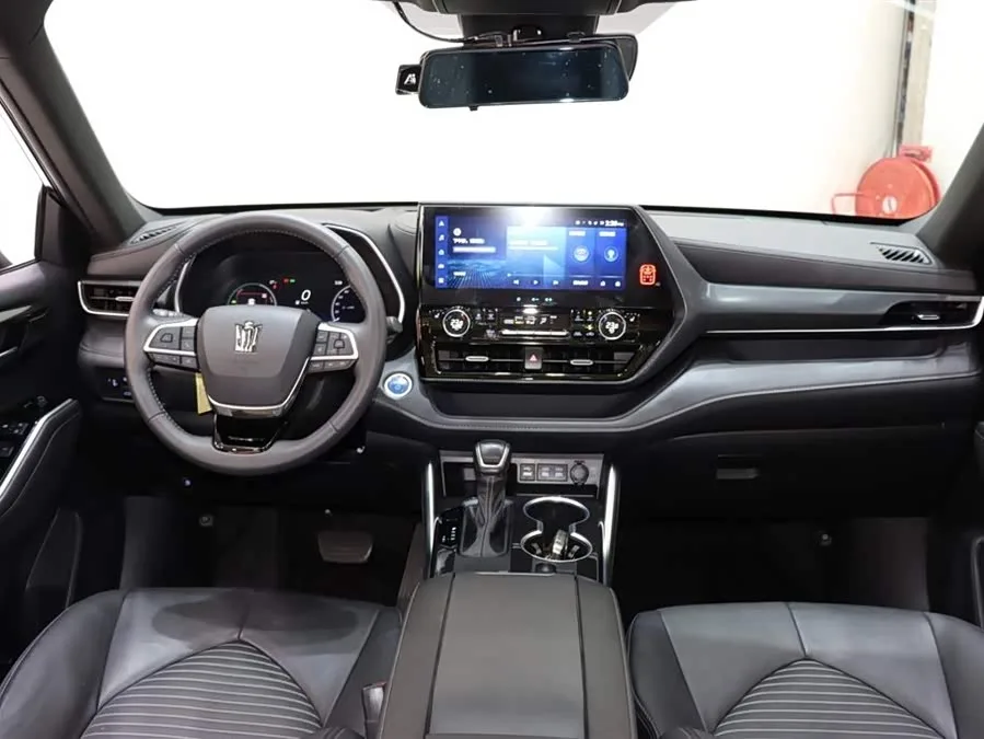 Toyota Crown Land Crown Land 2022 2.5L HEV 4WD Premium Edition 2022 — миниатюра 4