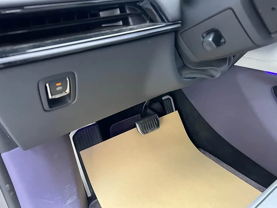 HiPhi X HiPhi X 2021 flagship version 4-seater 2022 — миниатюра 2