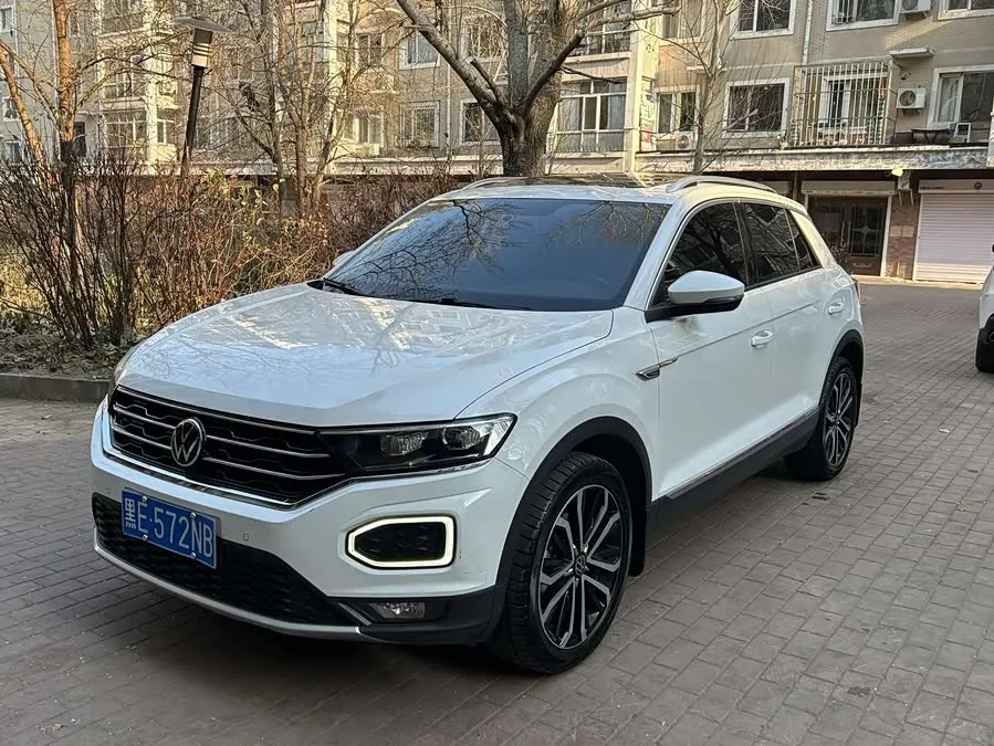 Volkswagen T-ROC T-ROC 2022 280TSI DSG 2WD Comfort PLUS 2022 — фото 1, купить с доставкой в Москву