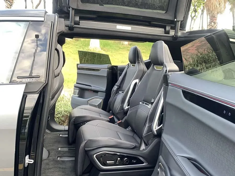 HiPhi X HiPhi X 2021 Luxury Edition 6 Seaters 2022 — миниатюра 2