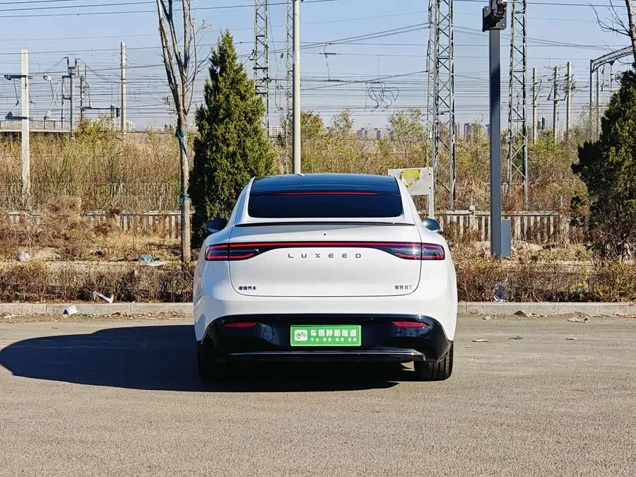Smart world R7 Zhijie R7 2024 pure electric 802km Max 2025 — миниатюра 2