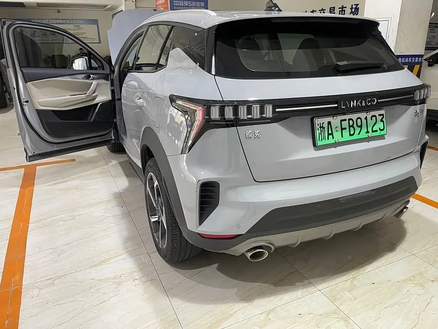 Lynk & Co 06 EM-P Lynk & Co 06 EM-P 2022 PHEV 84KM Endurance Edition Pro 2022 — миниатюра 3