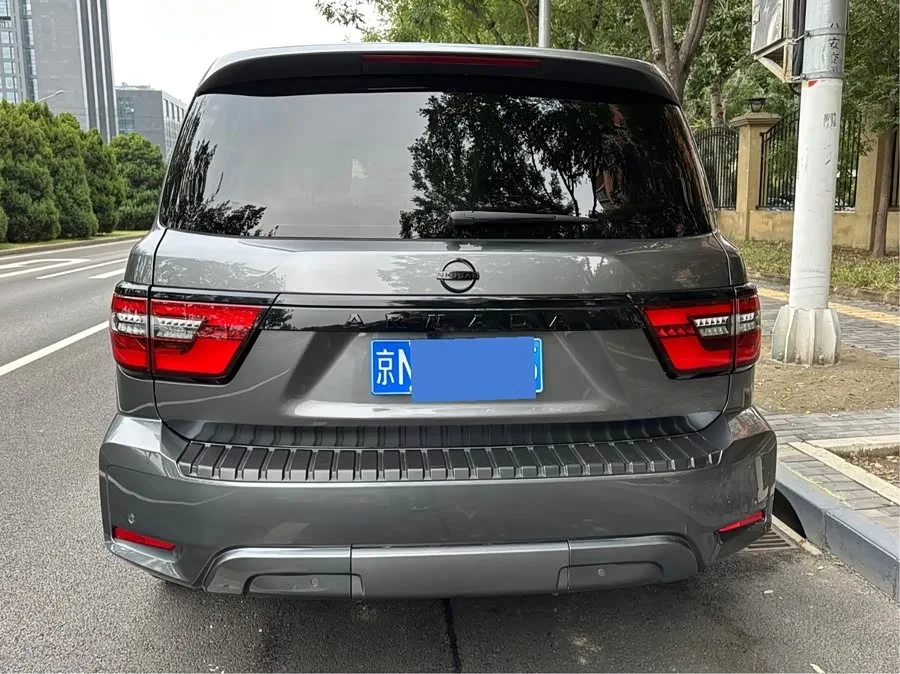 Nissan Patrol Patrol 2023 ARMADA 5.6L Invincible Armada Flagship Edition 2022 — миниатюра 2