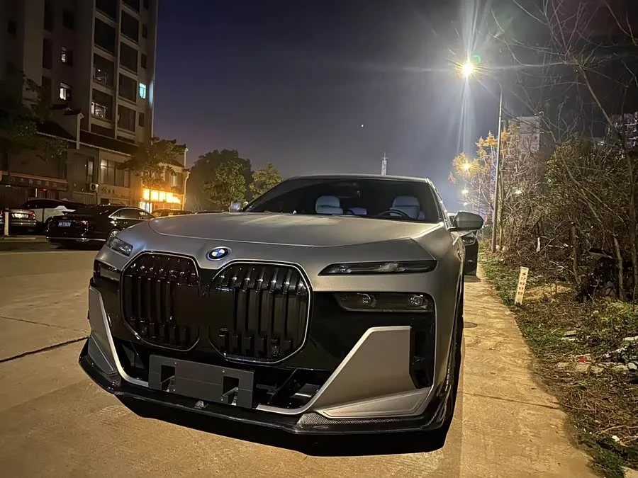 BMW i7 2023 xDrive60L M Sport Package 2024 — миниатюра 5