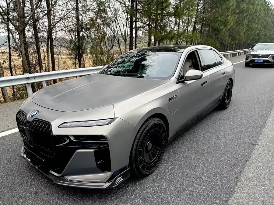 BMW i7 2024