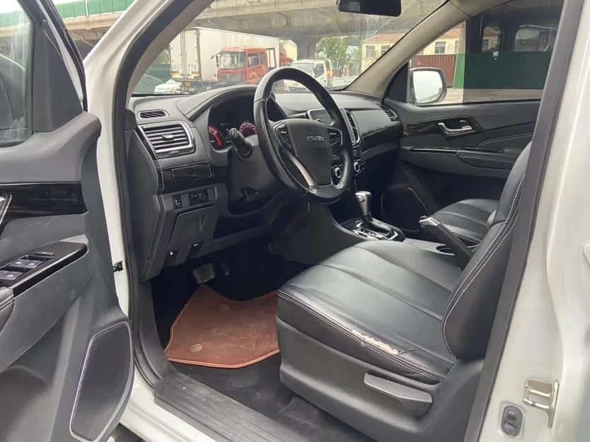 Isuzu Lingtuo Ringtop 2020 2.5T two-wheel drive automatic flagship version National VI extended version JE4D25Q6A 2022 — миниатюра 5