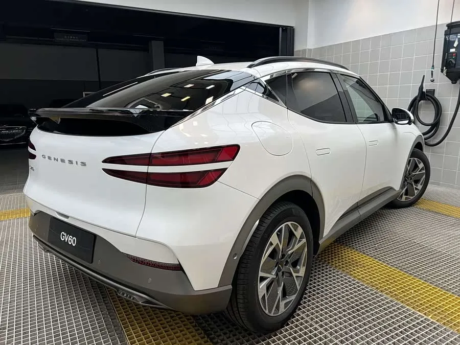 Genesis GV60 Genesis GV60 2023 single motor rear-wheel drive luxury version 2024 — миниатюра 5