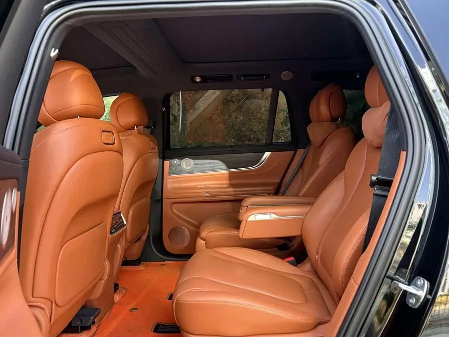 AITO M9 M9 2024 Extended Range Ultra Edition 42kWh 6-seater Edition 2024 — миниатюра 4