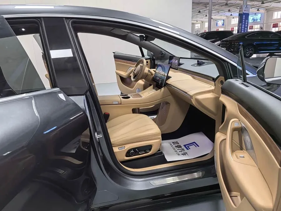 Smart world R7 Zhijie R7 2025 model with extended range of 331km Ultra 2025 — миниатюра 4