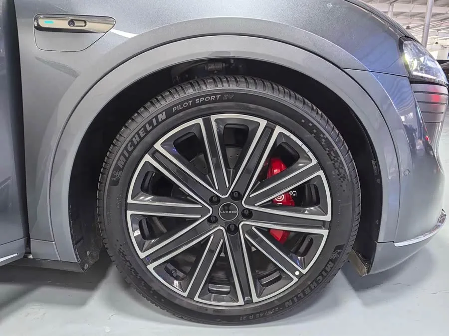 Smart world R7 Zhijie R7 2025 model with extended range of 331km Ultra 2025 — миниатюра 5