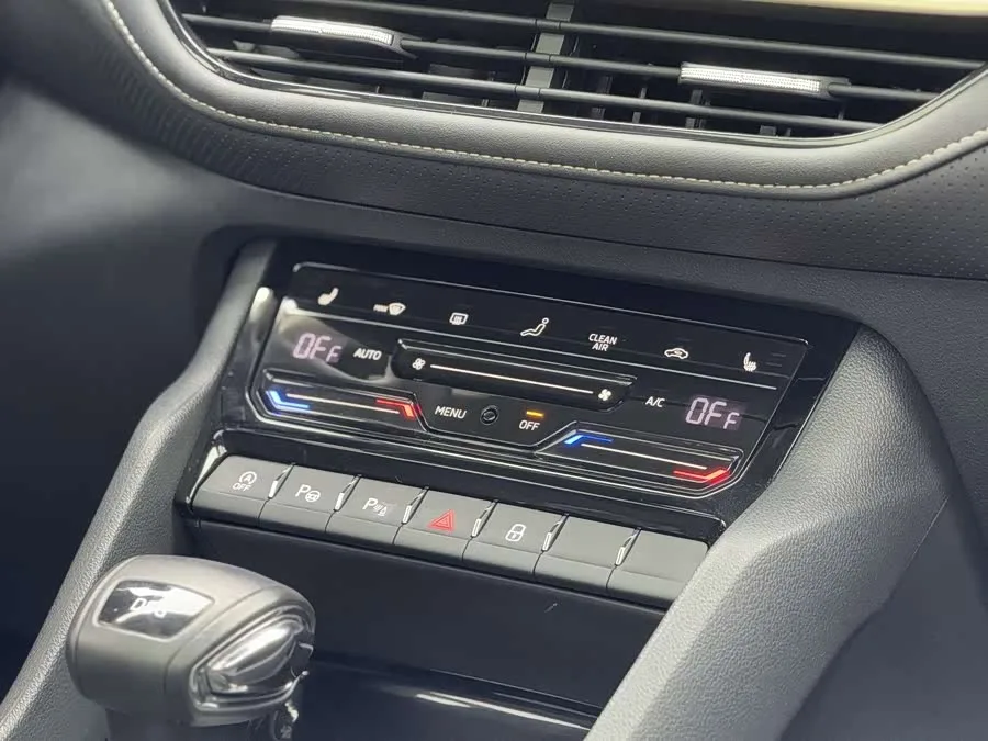 Skoda Kodiaq Kodiak 2022 TSI330 7-seat two-wheel drive luxury version 2022 — миниатюра 3