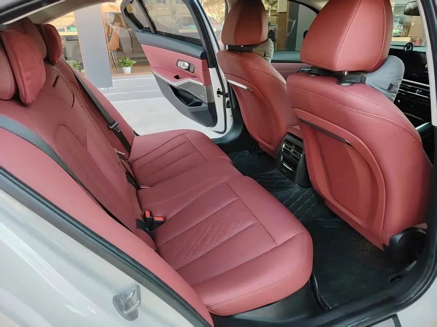 BMW i3 2024 eDrive 40 L Night Sport Package 2024 — миниатюра 3