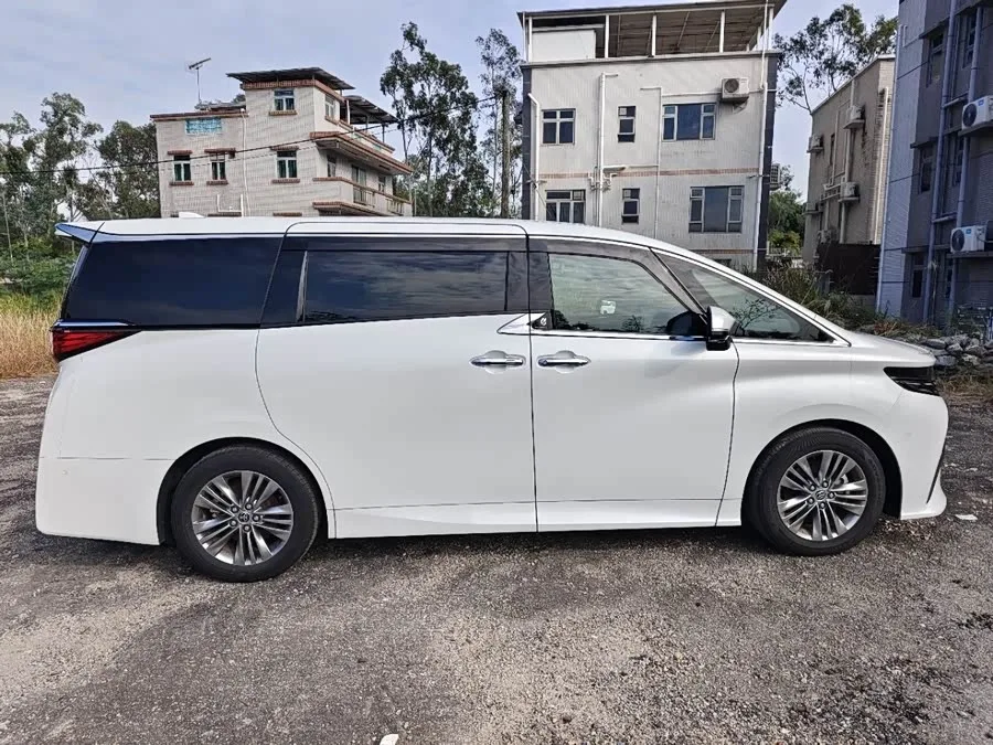 Toyota Alphard Alphard 2023 Hybrid 2.5L Premium Gold Edition 2023 — миниатюра 2