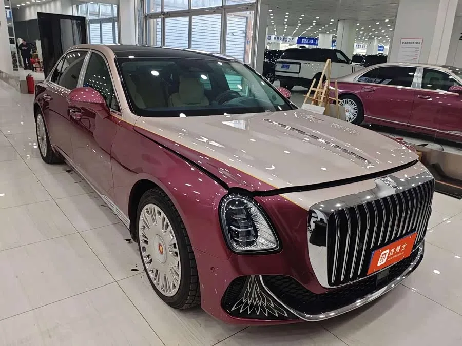 Hongqi Golden Sunflower Country Elegance Hongqi Golden Sunflower National Elegance 2024 4.0T V8 Edition 2024 — миниатюра 2