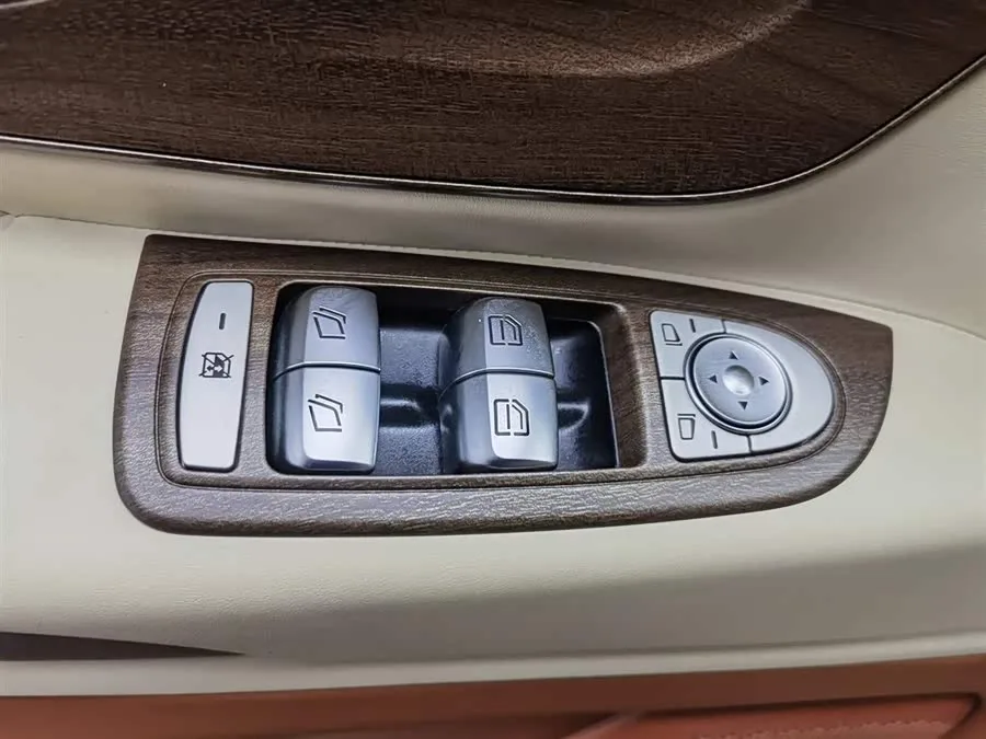 Rhine Cars Rhine Traveler Rheinland Traveler 2023 2.0T Fashion Edition 2024 — миниатюра 3