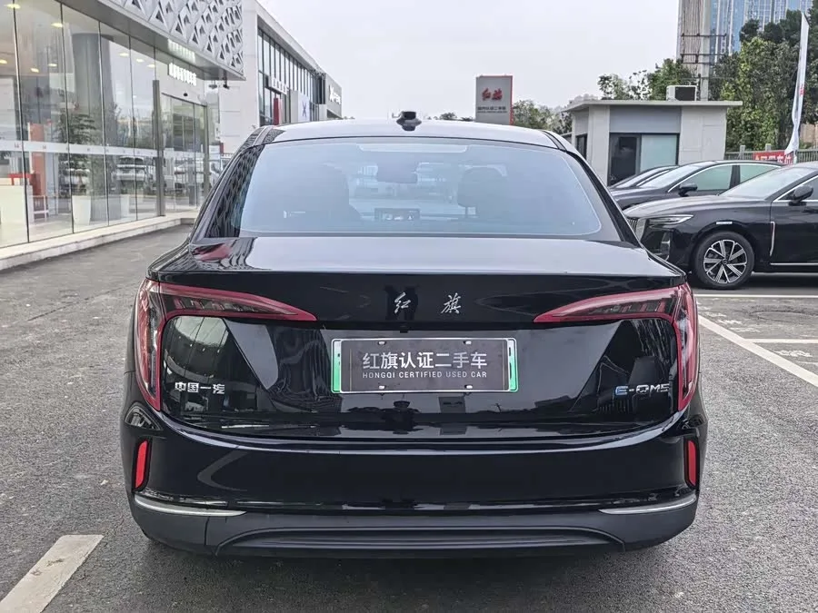 Hongqi E-QM5 Hongqi E-QM5 2023 facelift basic travel version 2023 — миниатюра 2