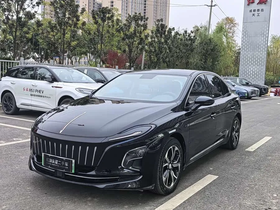 Hongqi E-QM5 Hongqi E-QM5 2023 facelift basic travel version 2023 — фото 1, купить с доставкой в Москву