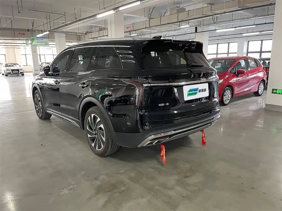 Hongqi HS7 PHEV Hongqi HS7 PHEV 2024 2.0T PHEV 2WD Flagship Edition 7-seater 2025 — миниатюра 2