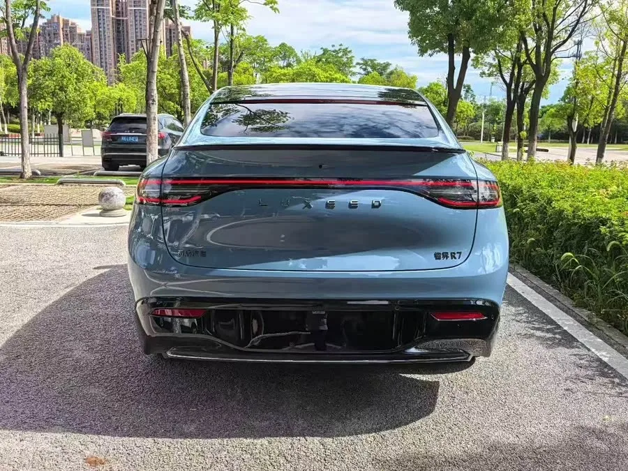 Smart world R7 Zhijie R7 2024 pure electric 736km UItra 2024 — миниатюра 3