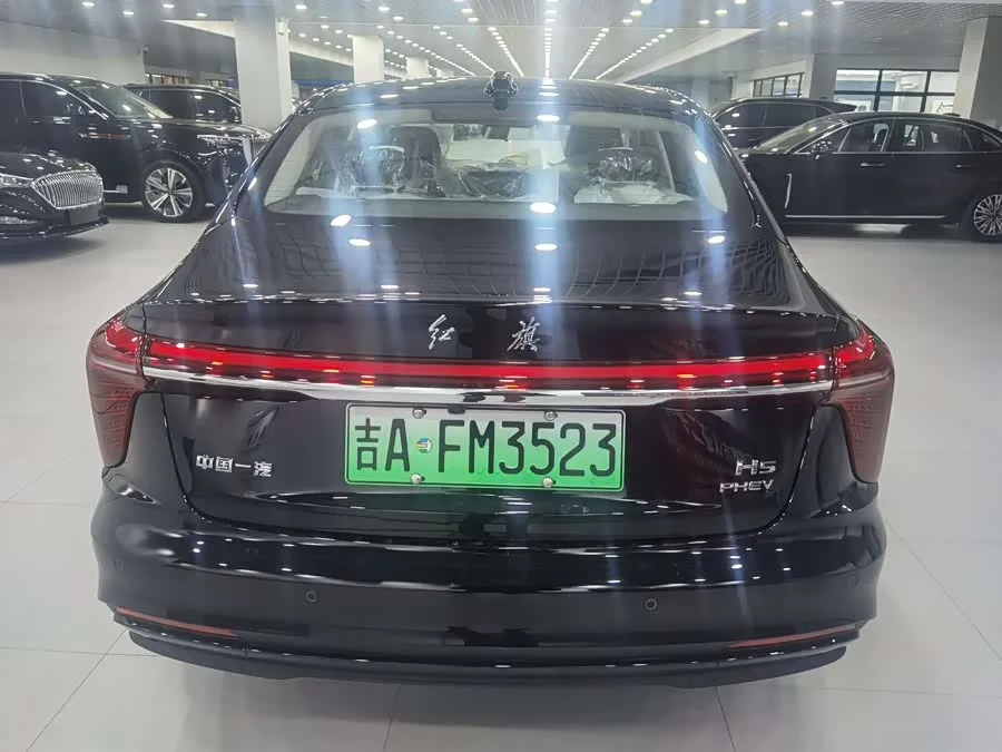 Hongqi H5 PHEV Hongqi H5 PHEV 2025 130 Super Hybrid Edition 2025 — миниатюра 2