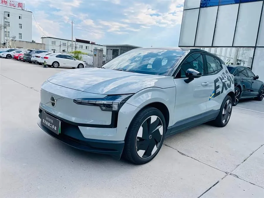Volvo EX30 2024
