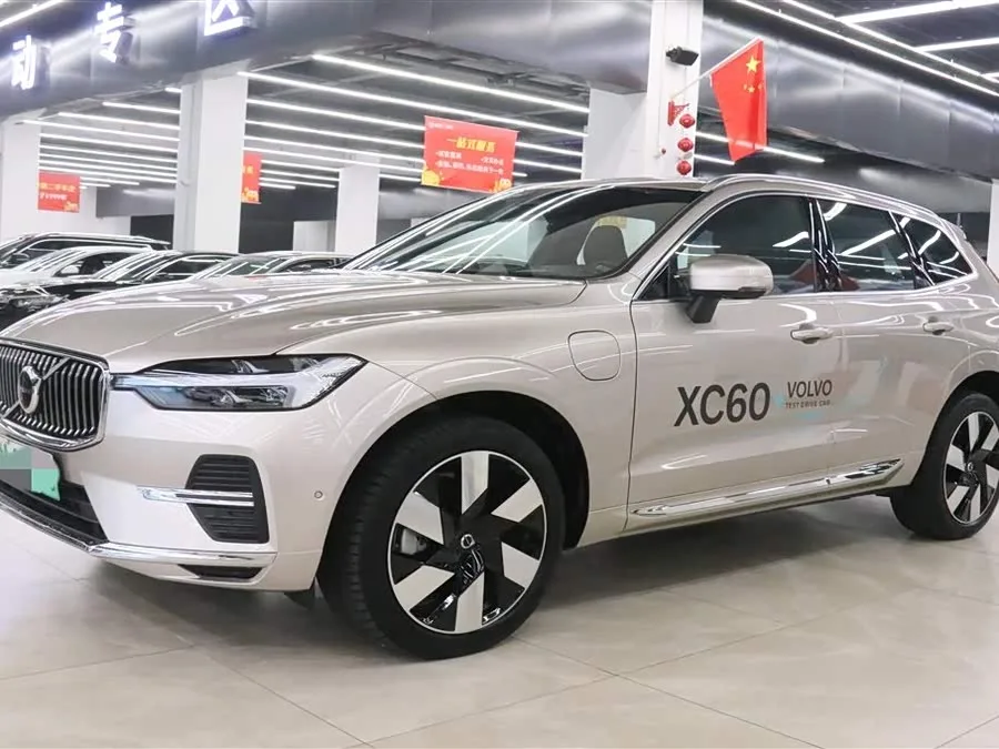 Volvo XC60 Plug-in Hybrid 2024