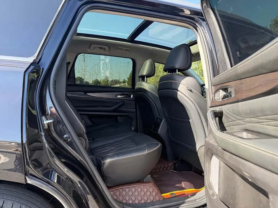 Exeed VX Xingtu Lanyue 2021 400T 4WD Xingzun Pro Edition 7 Seaters 2022 — миниатюра 5