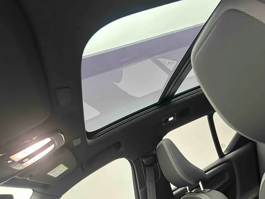 Volvo XC40 2024 B3 Zhiyuan Luxury Edition 2024 — миниатюра 3