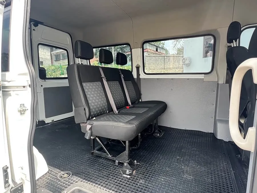Maxus Xintu V80 Xintu V80 2023 2.0T manual classic Aoyuntong short shaft mid-top 5/6 seats 2024 — миниатюра 2