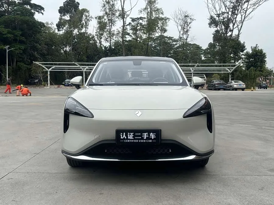 Baojun E6 Baojun E6 2026 500km Enjoy Edition 2025 — миниатюра 2