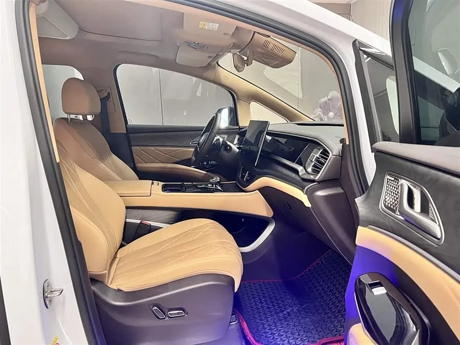 BYD D9 BYD D9 2025 DM-i Intelligent Driving Edition 1020 4WD Premium Edition 2025 — миниатюра 5