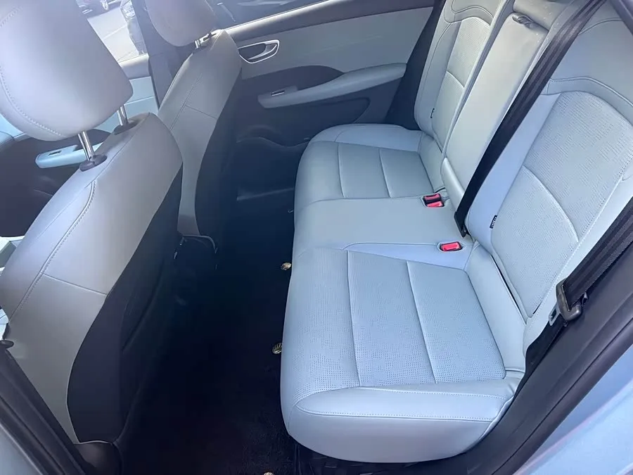 Roewe D6 Roewe D6 2025 520km Smart Edition 2025 — миниатюра 3