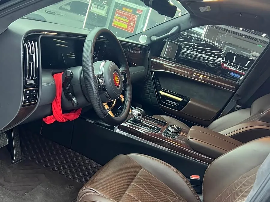 Hongqi Golden Sunflower National Glory Hongqi Golden Sunflower National Glory 2022 4.0T Elegant Flagship Edition 6-seater 2022 — миниатюра 4