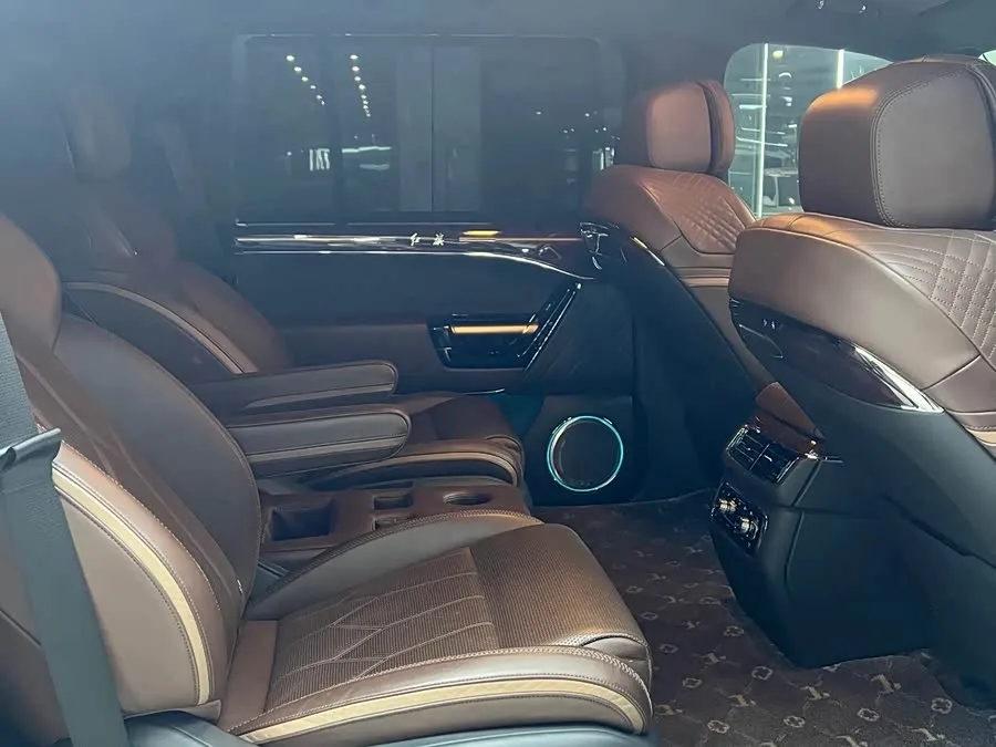Hongqi Golden Sunflower National Glory Hongqi Golden Sunflower National Glory 2022 4.0T Elegant Flagship Edition 6-seater 2022 — миниатюра 5
