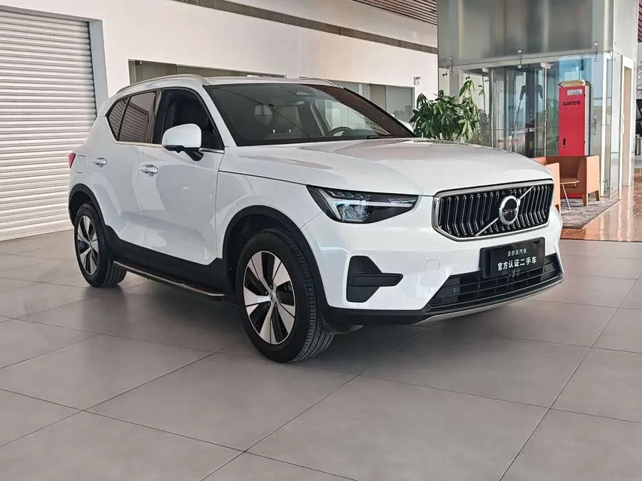 Volvo XC40 2023 B3 Zhiyuan Luxury Edition 2022 — миниатюра 3