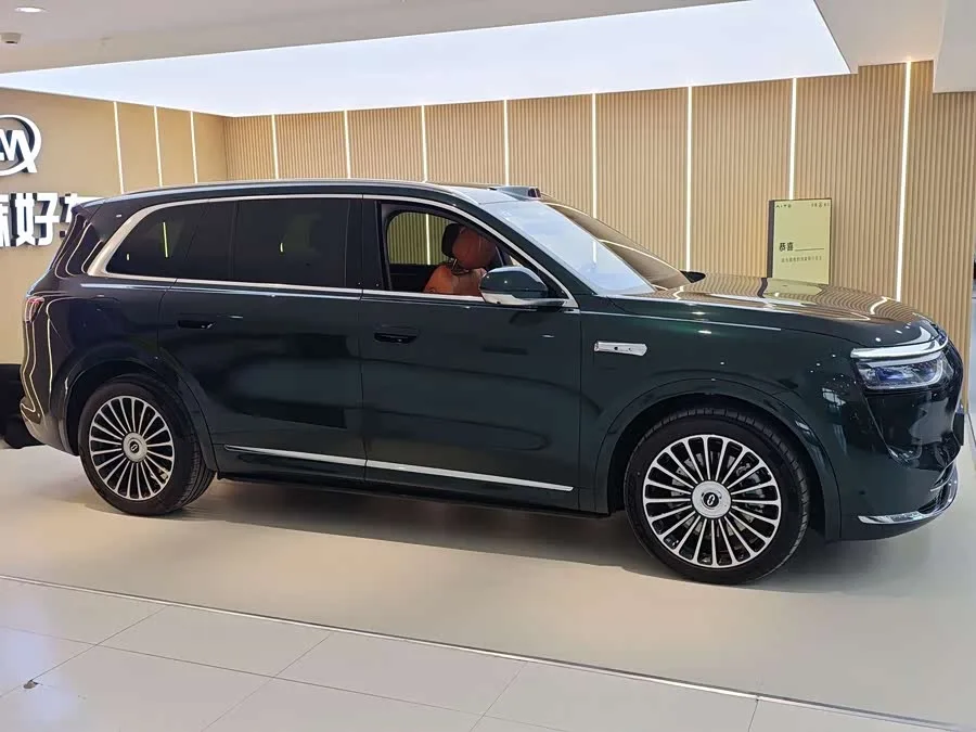 AITO M8 M8 2025 Extended Range Ultra Edition 53.4kWh 6-seater Edition 2025 — миниатюра 5