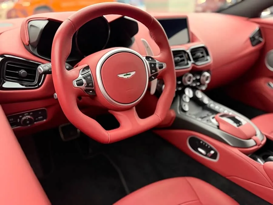 Aston Martin Vantage V8 Vantage 2022 4.0T V8 Coupe 2022 — миниатюра 2