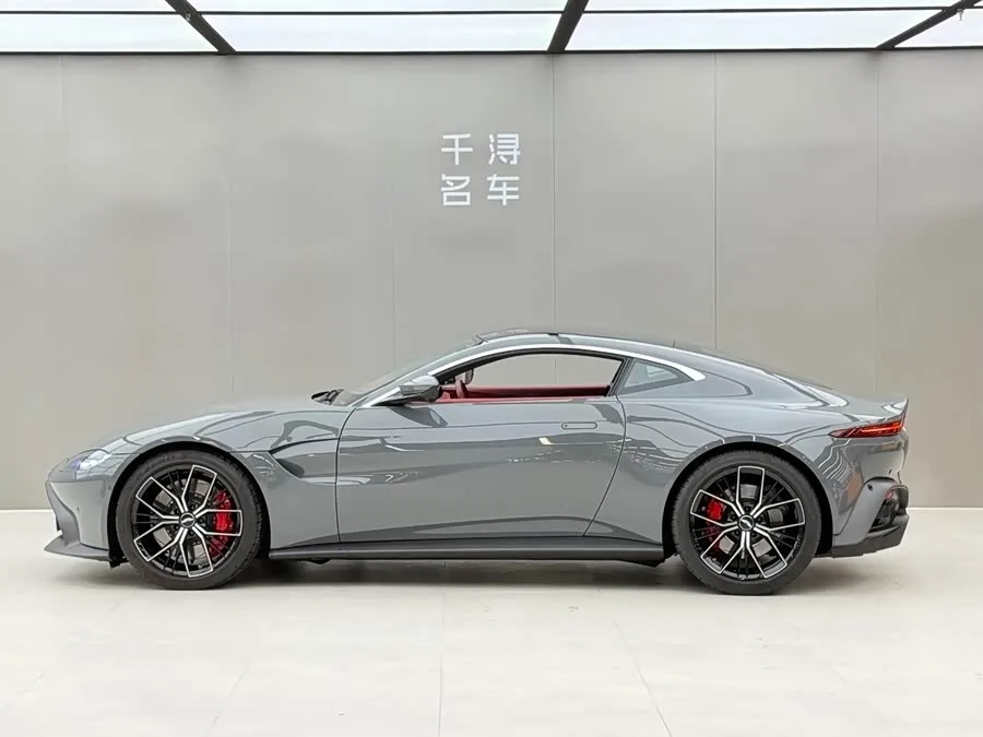 Aston Martin Vantage V8 Vantage 2022 4.0T V8 Coupe 2022 — миниатюра 4