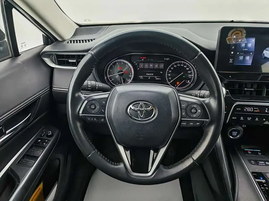 Toyota Venza Visa 2023 2.0L CVT two-wheel drive luxury version 2024 — миниатюра 5