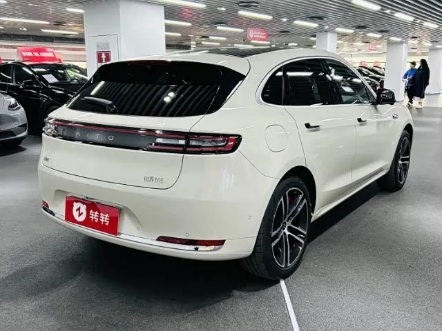 AITO M5 M5 2025 Extended Range Ultra 4WD Edition 2025 — миниатюра 4